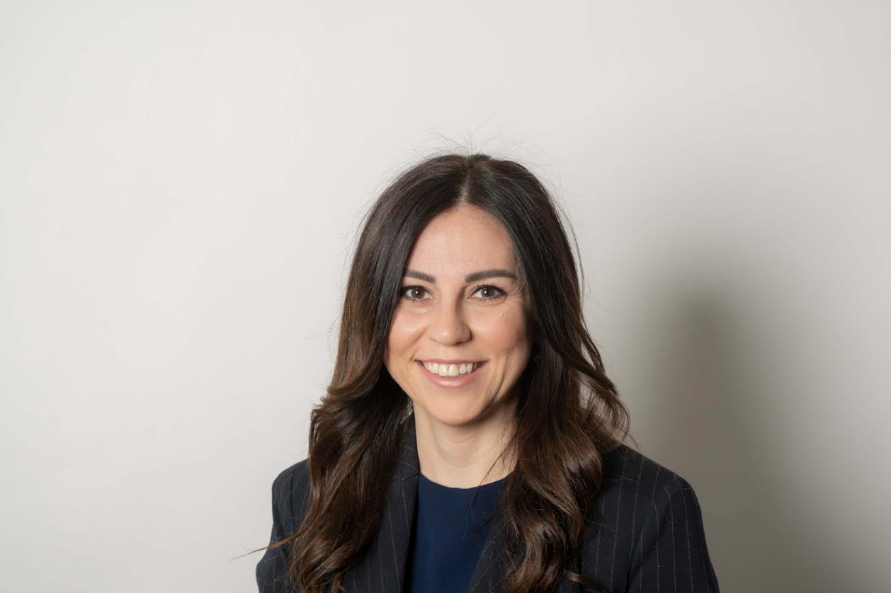 Dr. Gozde Ustuner headshot